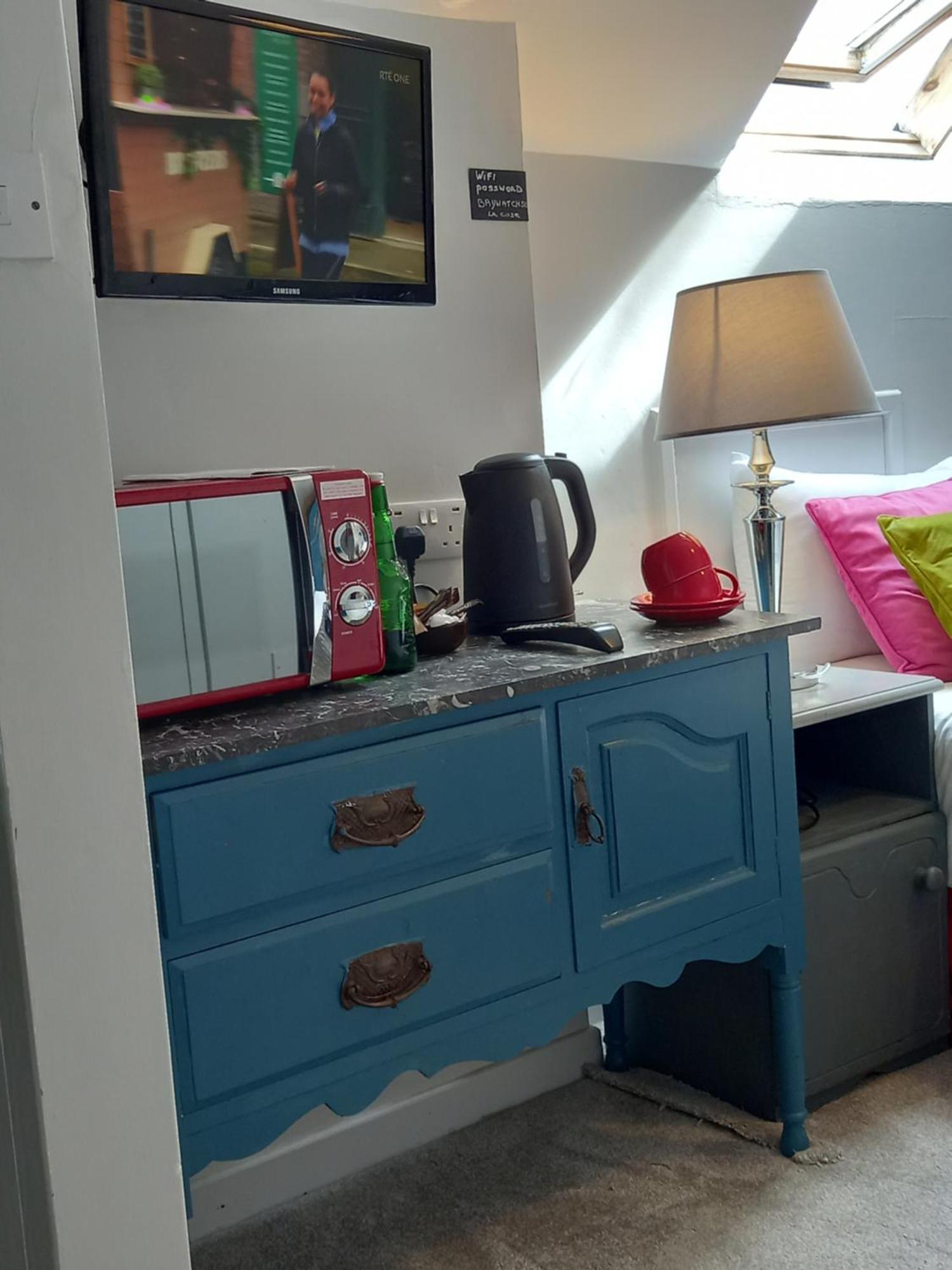 Baywatch Inn Дингл Экстерьер фото